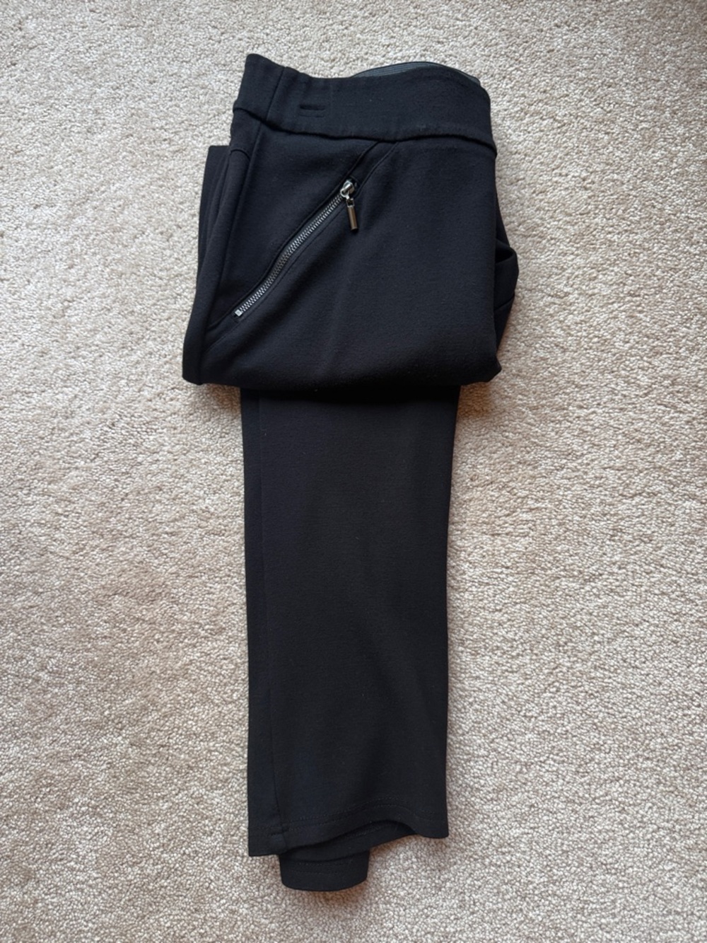 Carmen Marc Valvo Black Cropped Ankle Pants with Faux Zip Pocket